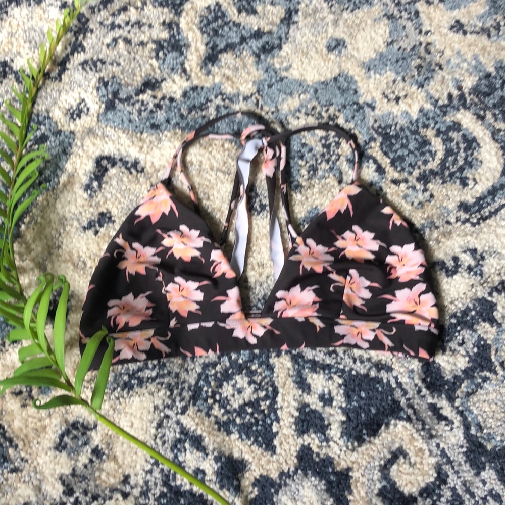 Acacia top